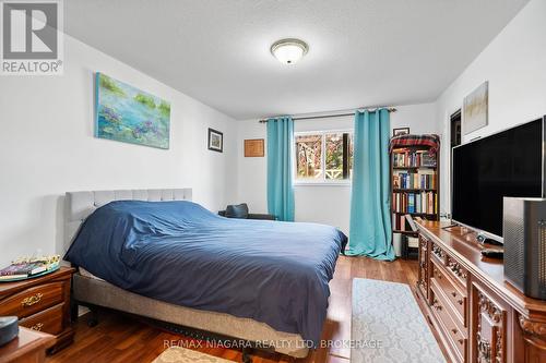 283 Oakcrest Avenue, Welland (770 - West Welland), ON - Indoor Photo Showing Bedroom