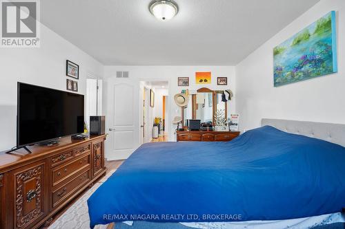 283 Oakcrest Avenue, Welland (770 - West Welland), ON - Indoor Photo Showing Bedroom