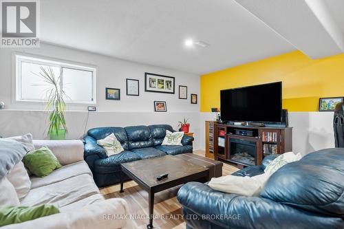 283 Oakcrest Avenue, Welland (770 - West Welland), ON - Indoor Photo Showing Living Room