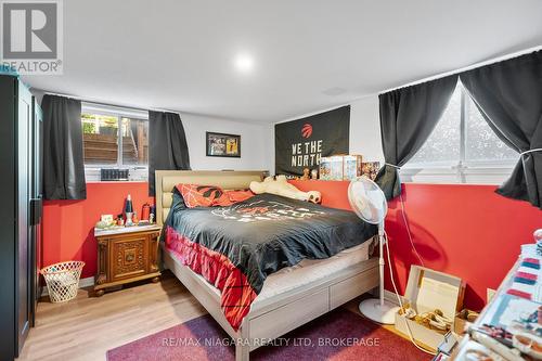 283 Oakcrest Avenue, Welland (770 - West Welland), ON - Indoor Photo Showing Bedroom