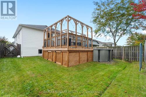 283 Oakcrest Avenue, Welland (770 - West Welland), ON - Outdoor With Above Ground Pool