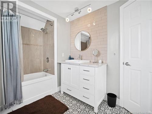 23 North Street, Moncton, NB - Indoor Photo Showing Bathroom