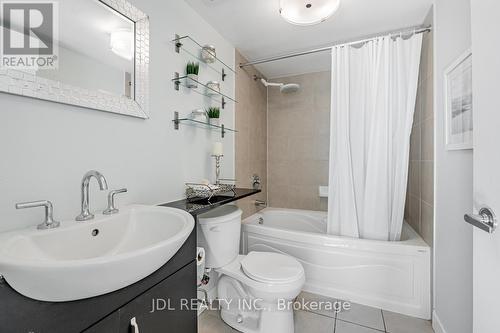 1802 - 397 Front Street W, Toronto, ON - Indoor Photo Showing Bathroom