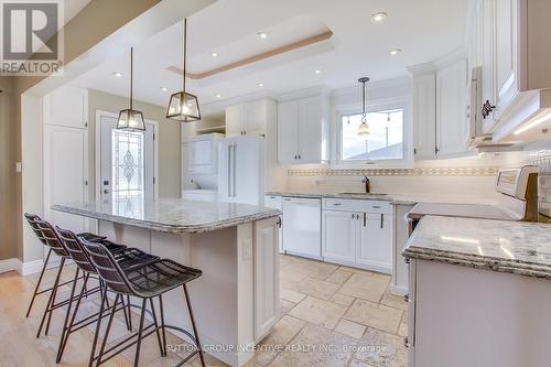 Upper - 32 Toronto Street, Bradford West Gwillimbury, ON - Indoor Photo Showing Kitchen With Upgraded Kitchen