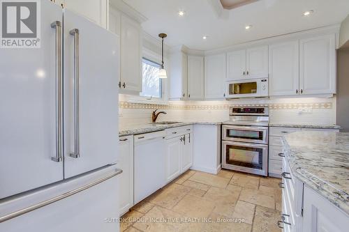 Upper - 32 Toronto Street, Bradford West Gwillimbury, ON - Indoor Photo Showing Kitchen With Upgraded Kitchen