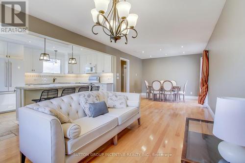 Upper - 32 Toronto Street, Bradford West Gwillimbury, ON - Indoor Photo Showing Living Room