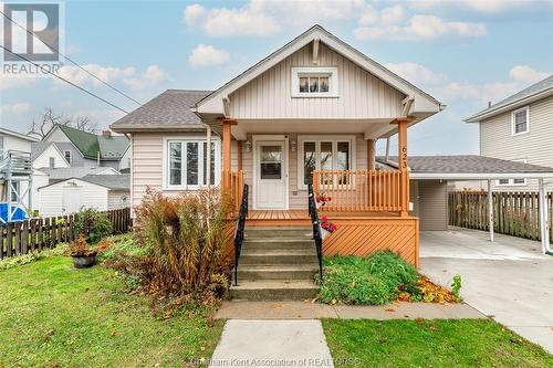 623 Elgin Street, Wallaceburg, ON - Outdoor With Deck Patio Veranda With Facade