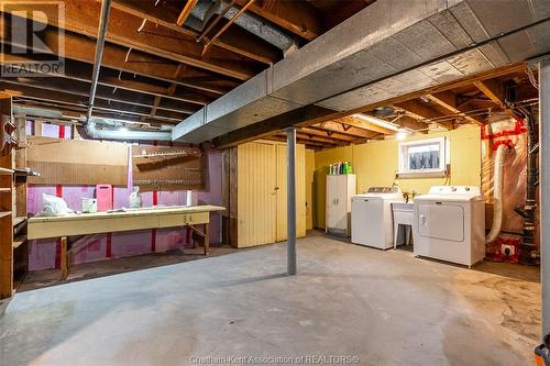 623 Elgin Street, Wallaceburg, ON - Indoor Photo Showing Laundry Room