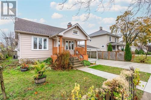 623 Elgin Street, Wallaceburg, ON - Outdoor With Facade