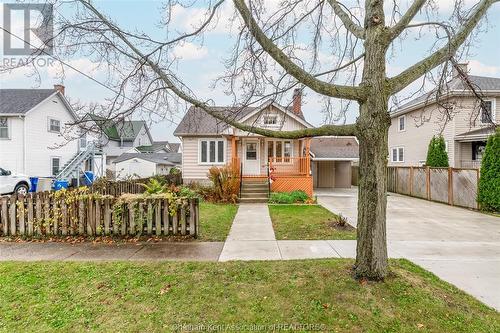 623 Elgin Street, Wallaceburg, ON - Outdoor With Facade