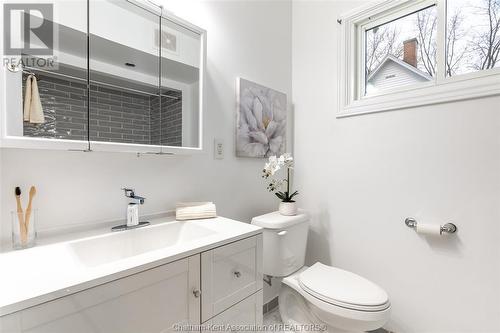 623 Elgin Street, Wallaceburg, ON - Indoor Photo Showing Bathroom