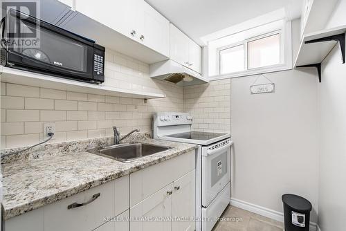 3 - 14 Innes Avenue, Toronto, ON - Indoor Photo Showing Kitchen