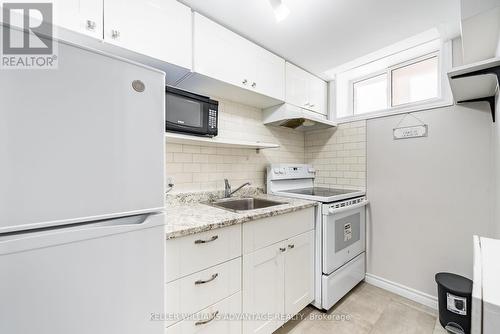 3 - 14 Innes Avenue, Toronto, ON - Indoor Photo Showing Kitchen