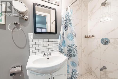 3 - 14 Innes Avenue, Toronto, ON - Indoor Photo Showing Bathroom