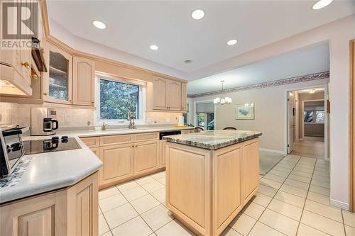 1596 Holden Drive, Sarnia, ON - Indoor Photo Showing Kitchen