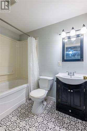 10 Lemarchant Road, St. John'S, NL - Indoor Photo Showing Bathroom