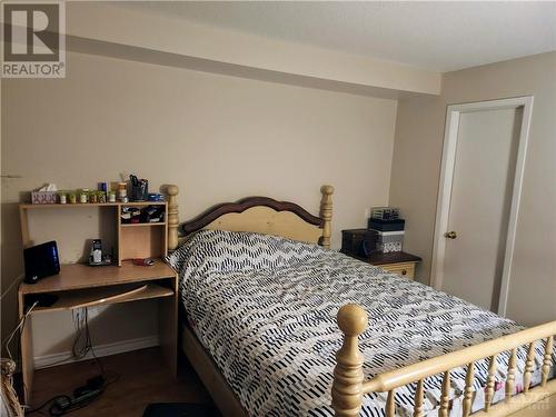 92 Haxby Private Unit#43, Ottawa, ON - Indoor Photo Showing Bedroom