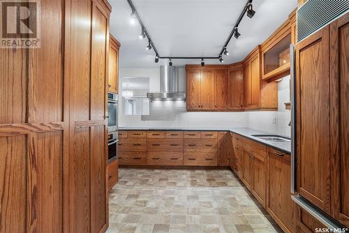 207 Costigan Bay, Saskatoon, SK - Indoor Photo Showing Kitchen