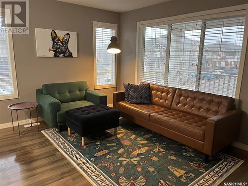 1 4545 Delhaye Way, Regina, SK - Indoor Photo Showing Living Room