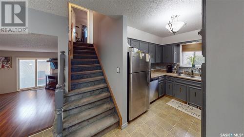 797 Bard Crescent, Regina, SK - Indoor Photo Showing Kitchen With Double Sink