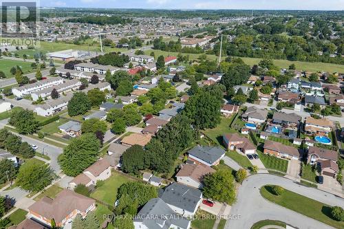 6870 Buckingham Drive, Niagara Falls (218 - West Wood), ON - Outdoor With View