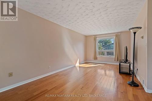 6870 Buckingham Drive, Niagara Falls (218 - West Wood), ON - Indoor Photo Showing Other Room