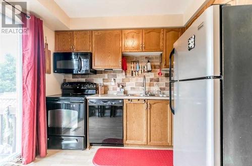 1210 Benson Street, Innisfil, ON - Indoor Photo Showing Kitchen