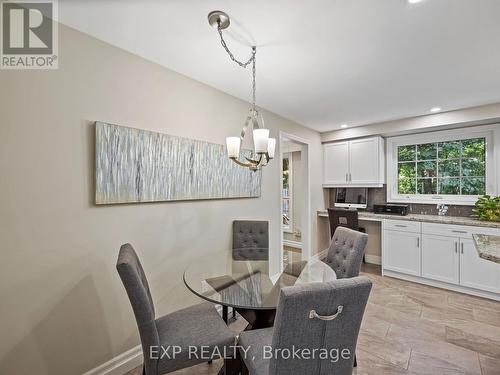 1317 White Oaks Boulevard, Oakville, ON - Indoor Photo Showing Dining Room