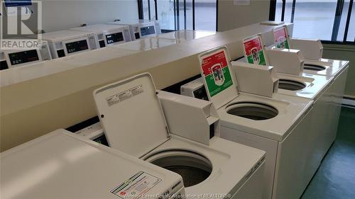 150 Park Unit# 3005, Windsor, ON - Indoor Photo Showing Laundry Room