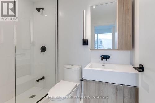 1401 - 117 Broadway Avenue, Toronto, ON - Indoor Photo Showing Bathroom