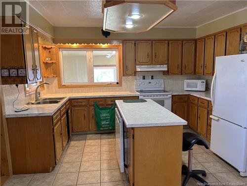 10688 Route 11, Six Roads, Tracadie, NB - Indoor Photo Showing Kitchen With Double Sink