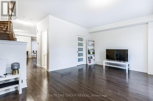 526 Danks Ridge Drive, Ajax, ON - Indoor Photo Showing Living Room