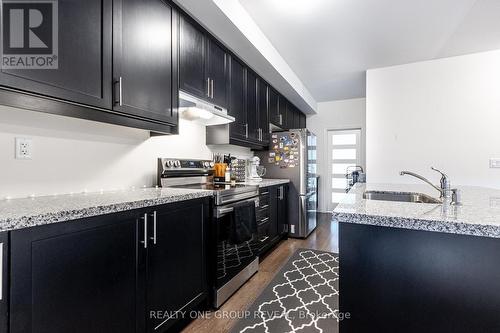 526 Danks Ridge Drive, Ajax, ON - Indoor Photo Showing Kitchen With Upgraded Kitchen