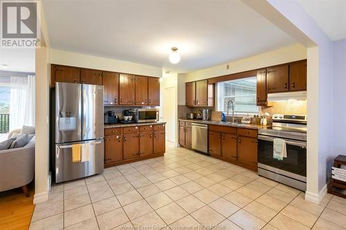 1204 Mersea Rd C, Leamington, ON - Indoor Photo Showing Kitchen