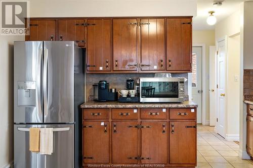 1204 Mersea Rd C, Leamington, ON - Indoor Photo Showing Kitchen