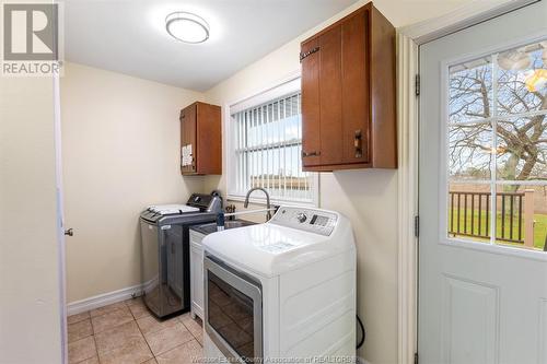 1204 Mersea Rd C, Leamington, ON - Indoor Photo Showing Laundry Room