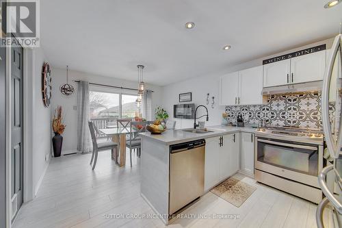 24 Ruffet Drive, Barrie, ON - Indoor Photo Showing Kitchen With Upgraded Kitchen