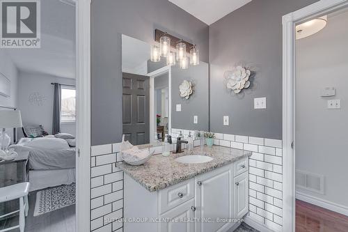 24 Ruffet Drive, Barrie, ON - Indoor Photo Showing Bathroom