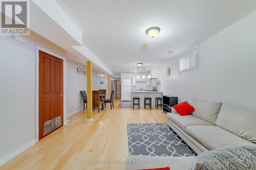 24 Ruffet Drive, Barrie, ON - Indoor Photo Showing Living Room