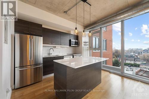 527 - 349 Mcleod Street, Ottawa, ON - Indoor Photo Showing Kitchen With Upgraded Kitchen