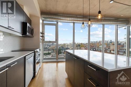 349 Mcleod Street Unit#527, Ottawa, ON - Indoor Photo Showing Kitchen With Upgraded Kitchen