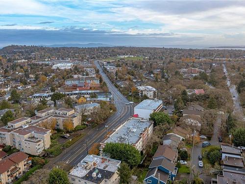 104-1371 Hillside Ave, Victoria, BC - Outdoor With View