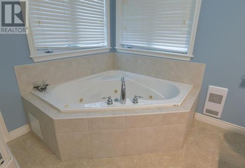 6 Navajo Place, St. John'S, NL - Indoor Photo Showing Bathroom