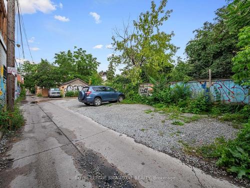 725 Dovercourt Rd, Toronto, ON 