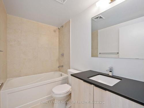 332-31 Tippett Rd, Toronto, ON - Indoor Photo Showing Bathroom