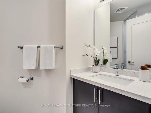 2124-9000 Jane St, Vaughan, ON - Indoor Photo Showing Bathroom