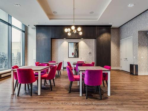 2124-9000 Jane St, Vaughan, ON - Indoor Photo Showing Dining Room