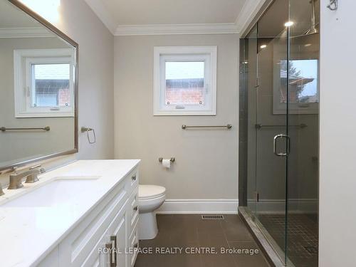 2577 Burnford Tr, Mississauga, ON - Indoor Photo Showing Bathroom