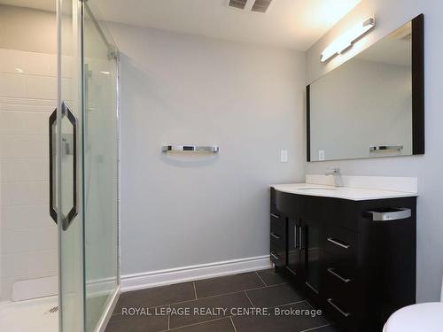 2577 Burnford Tr, Mississauga, ON - Indoor Photo Showing Bathroom