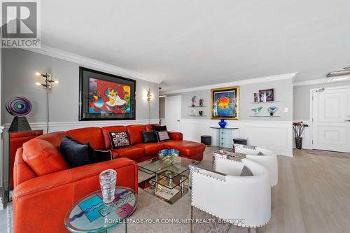 1608 - 7300 Yonge Street, Vaughan, ON - Indoor Photo Showing Living Room